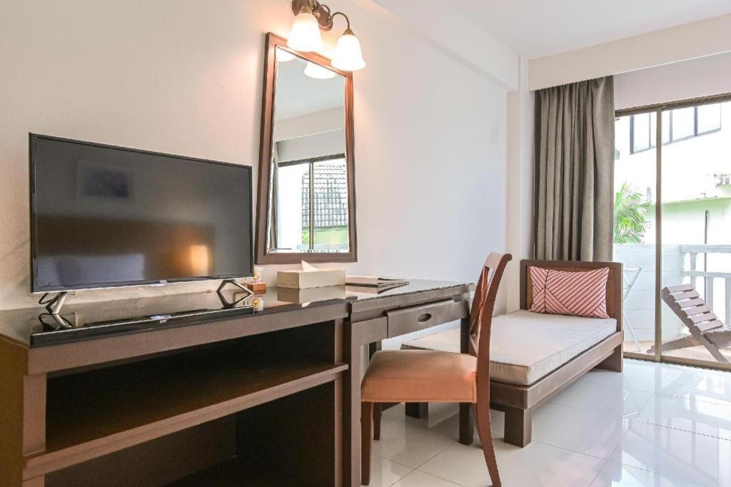 Ramada By Wyndham Phuket Southsea Hotel Karon Exterior foto