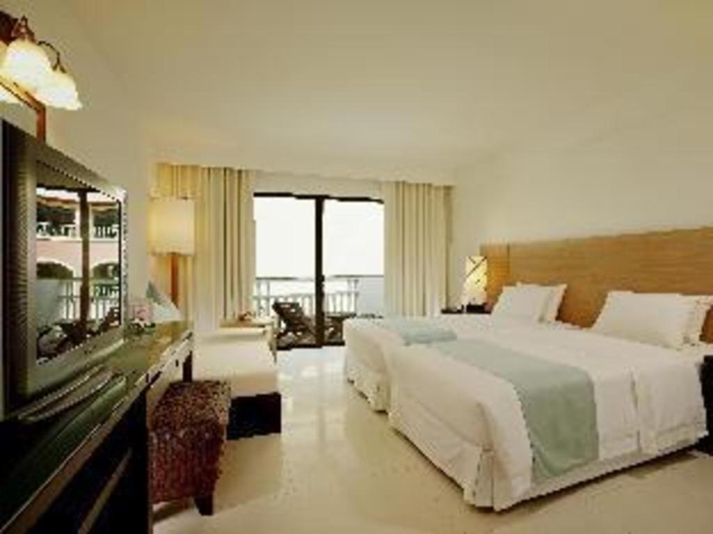 Ramada By Wyndham Phuket Southsea Hotel Karon Exterior foto