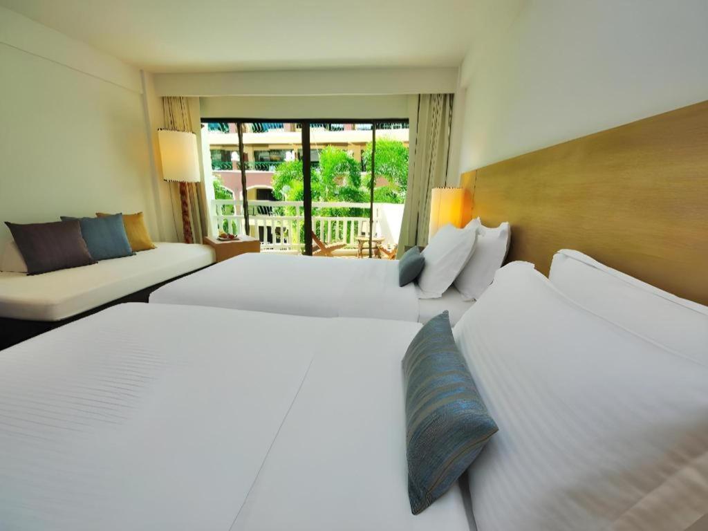 Ramada By Wyndham Phuket Southsea Hotel Karon Exterior foto