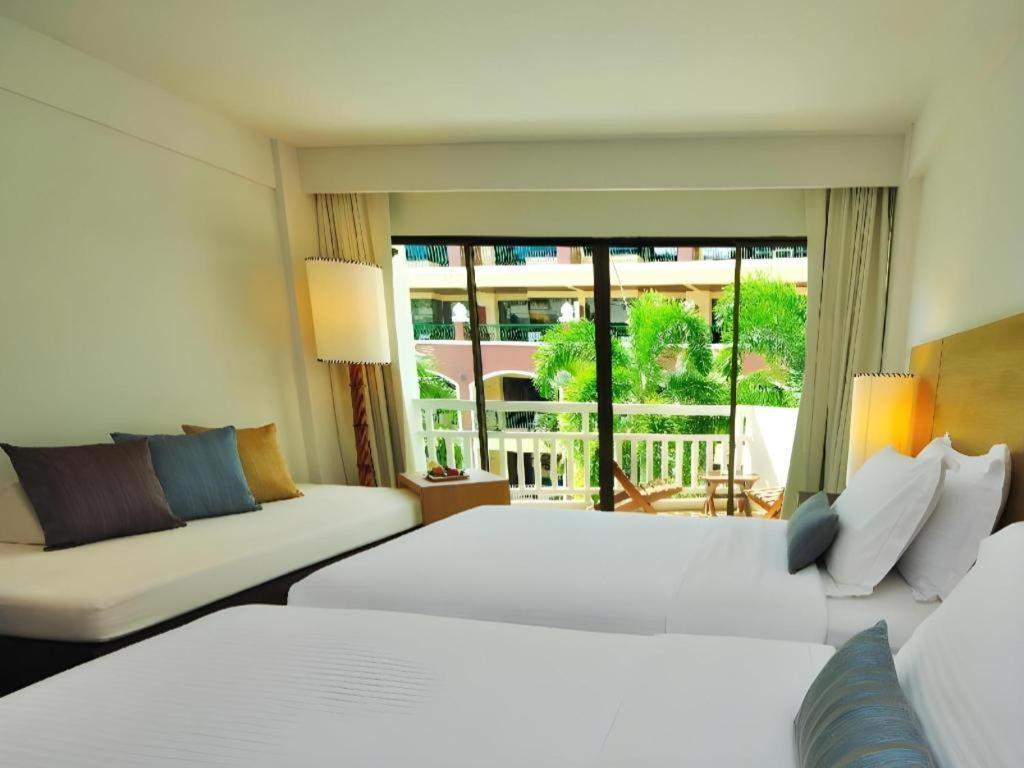 Ramada By Wyndham Phuket Southsea Hotel Karon Exterior foto