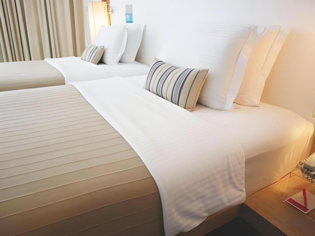 Ramada By Wyndham Phuket Southsea Hotel Karon Exterior foto