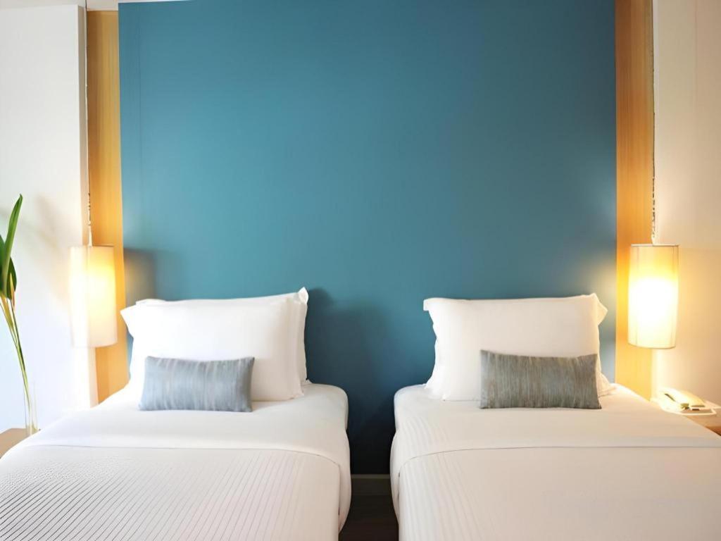 Ramada By Wyndham Phuket Southsea Hotel Karon Exterior foto