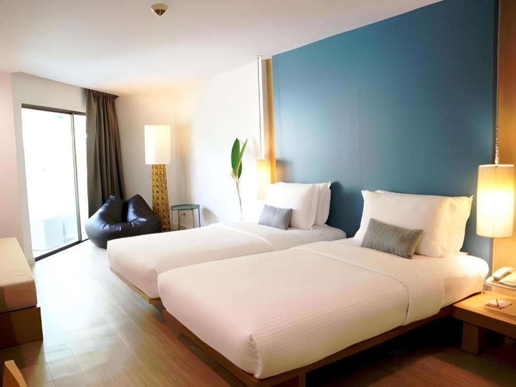 Ramada By Wyndham Phuket Southsea Hotel Karon Exterior foto