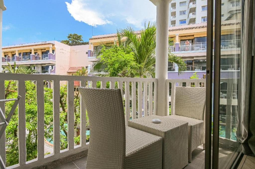 Ramada By Wyndham Phuket Southsea Hotel Karon Exterior foto
