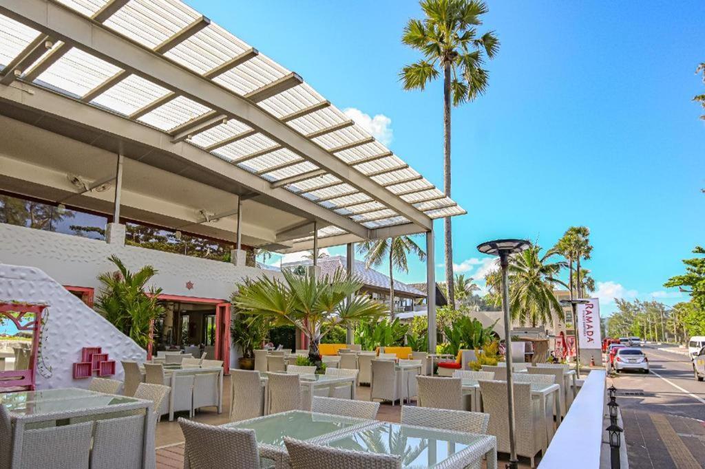 Ramada By Wyndham Phuket Southsea Hotel Karon Exterior foto