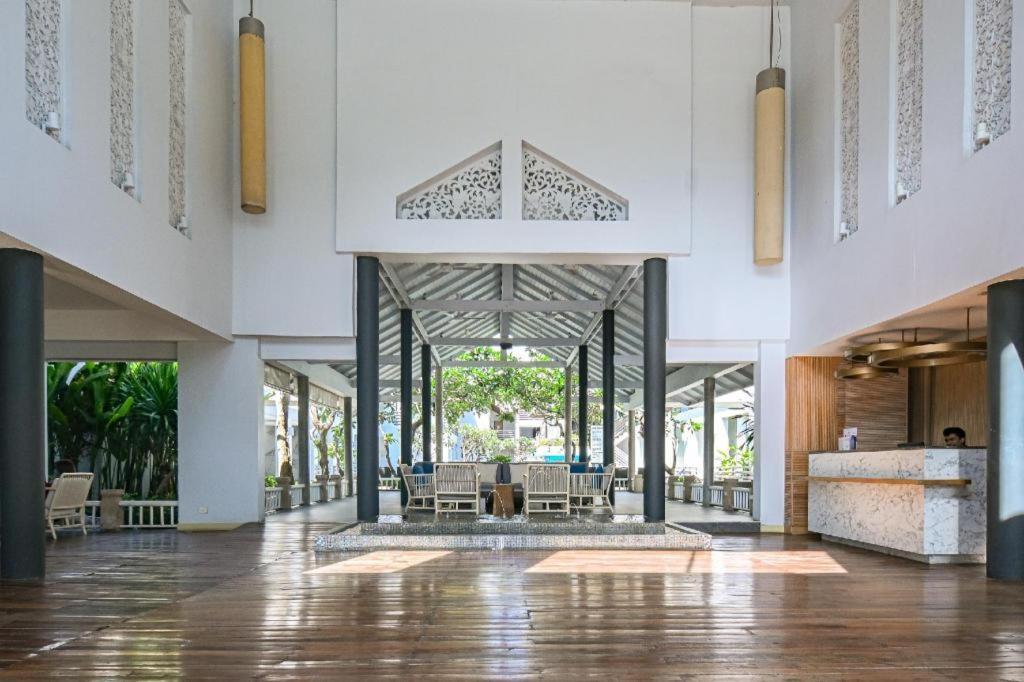 Ramada By Wyndham Phuket Southsea Hotel Karon Exterior foto